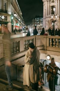 KỶ NIỆM 3 NĂM NGÀY CƯỚI, CHỒNG DẪN TÌNH NHÂN VỀ NHÀ