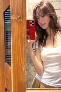 Gặp Lại Hoa Khôi Ở Khách Sạn Cùng Với Một Lão Già Hói