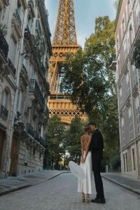 MẸ CHỒNG ĐUỔI CHỒNG VÀ TIỂU TAM RA KHỎI NHÀ