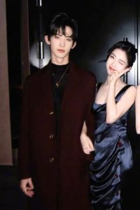 Nữ Phụ Ác Trong Mơ Và Vị Hôn Phu Ngoài Đời