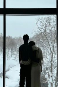 KHOẢNH KHẮC TRAO NHẪN