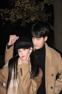 NGƯỜI YÊU QUA MẠNG THÍCH NÓI CHUYỆN TRỪU TƯỢNG