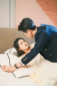 Khoảnh Khắc Anh Bước Đến