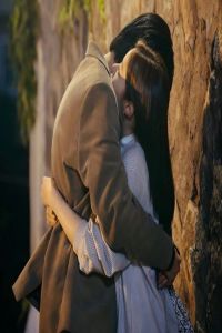 CHỒNG TRAO TOÀN BỘ TÀI SẢN CHO NỮ SINH VIÊN ANH TA TÀI TRỢ