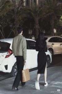 Con Trai Bán Mẹ Cho Hàng Xóm Đẹp Trai