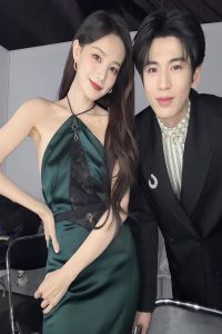 BÀ XÃ TÔI CHỈ HƠI MÊ TIỀN THÔI