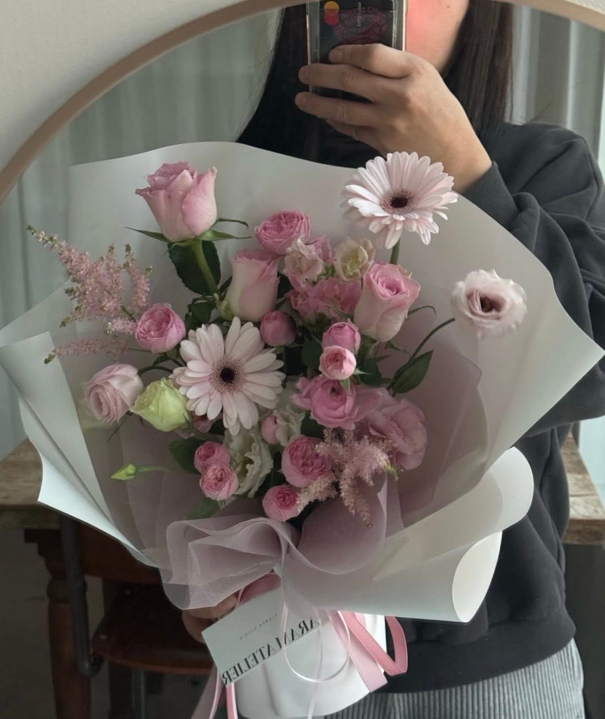 BẠN TRAI CŨ CHUNG KÝ TÚC XÁ VỚI ANH TRAI