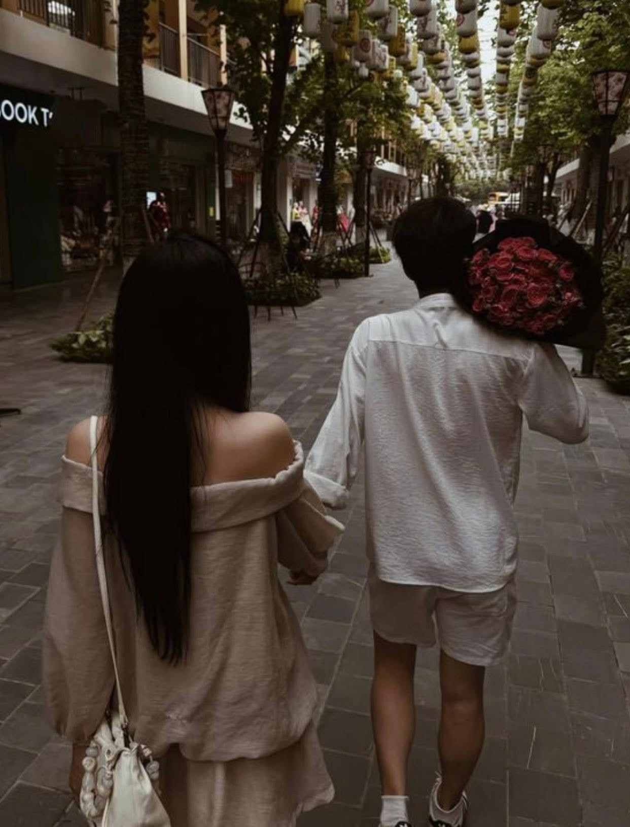 BẮT GẶP CHỒNG DẪN TIỂU TAM ĐI MUA SẮM