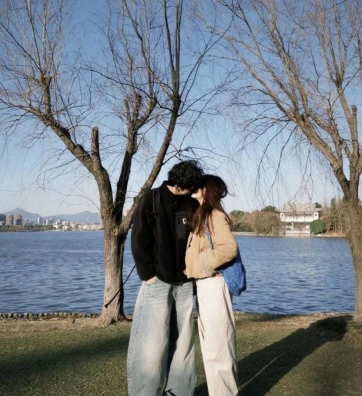 BẢY NĂM TRƯỚC ANH ĐÃ CHÊ TÔI BẨN