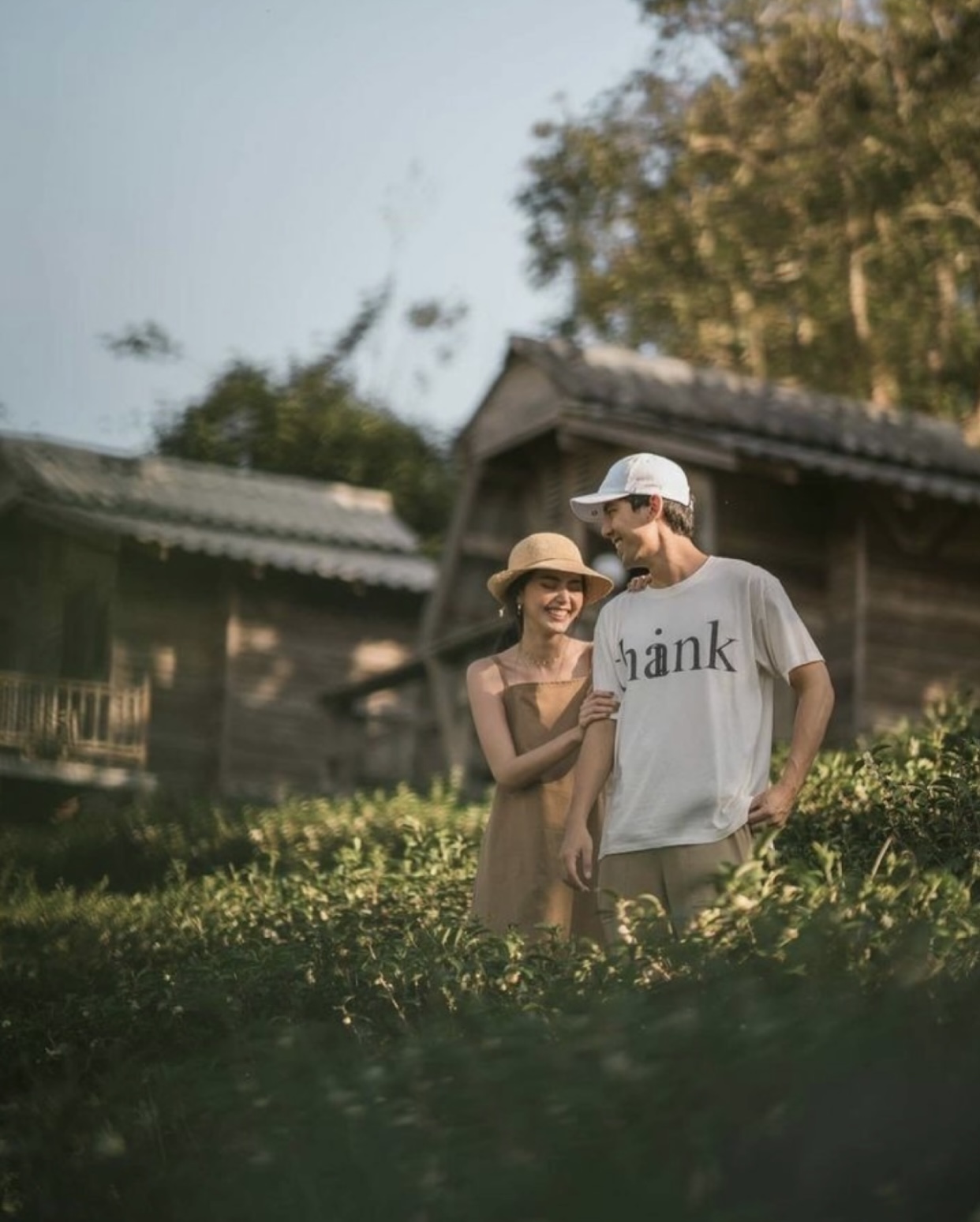 Bìa truyện CHỒNG DẪN PHỤ NỮ MANG THAI SÁU THÁNG VỀ NHÀ