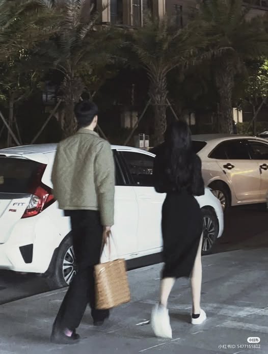 Con Trai Bán Mẹ Cho Hàng Xóm Đẹp Trai