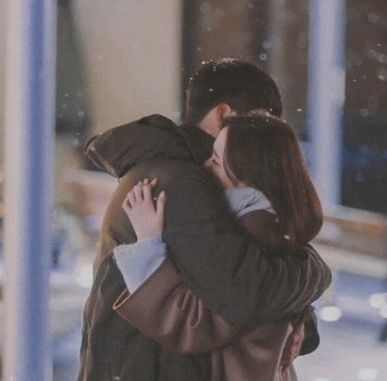 EM CHỈ CẦN CON, KHÔNG CẦN ANH