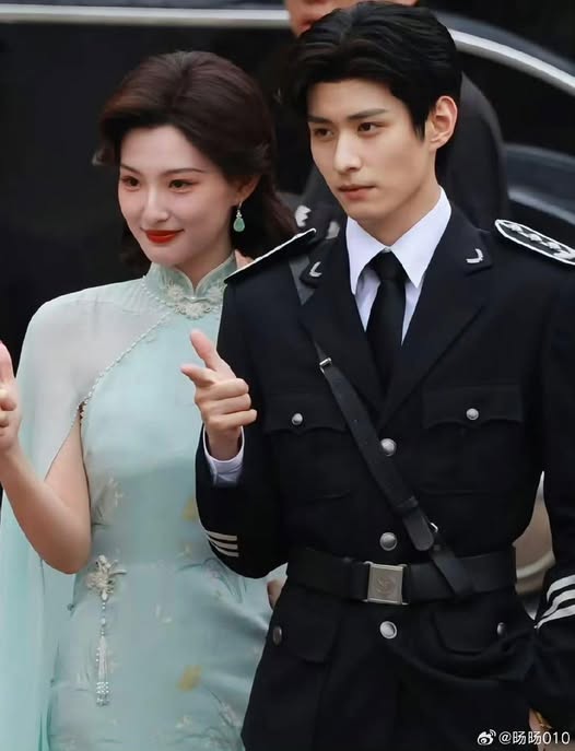 Bìa truyện Kẻ Bên Ngoài, Người Trong Tim