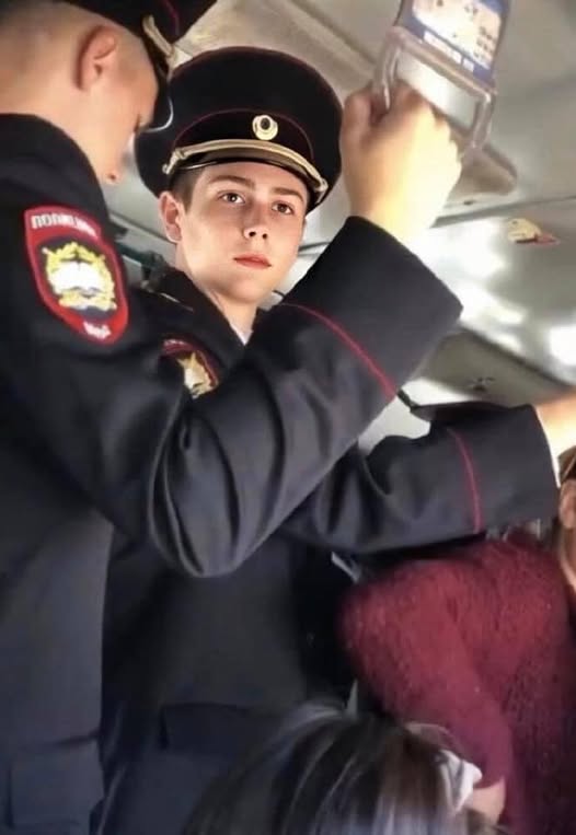 Bìa truyện Ly Hôn Tron g Ngày Sinh Nhật