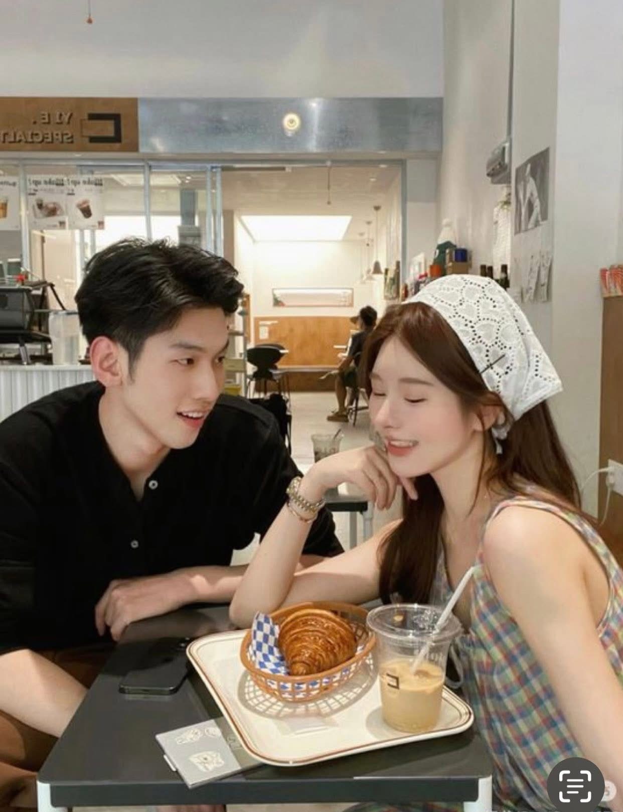 MANG THAI CON CỦA THÁI TỬ GIA