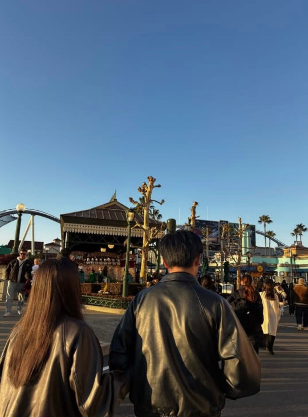 NGÀY LY HÔN, TÔI MANG THAI ĐÔI