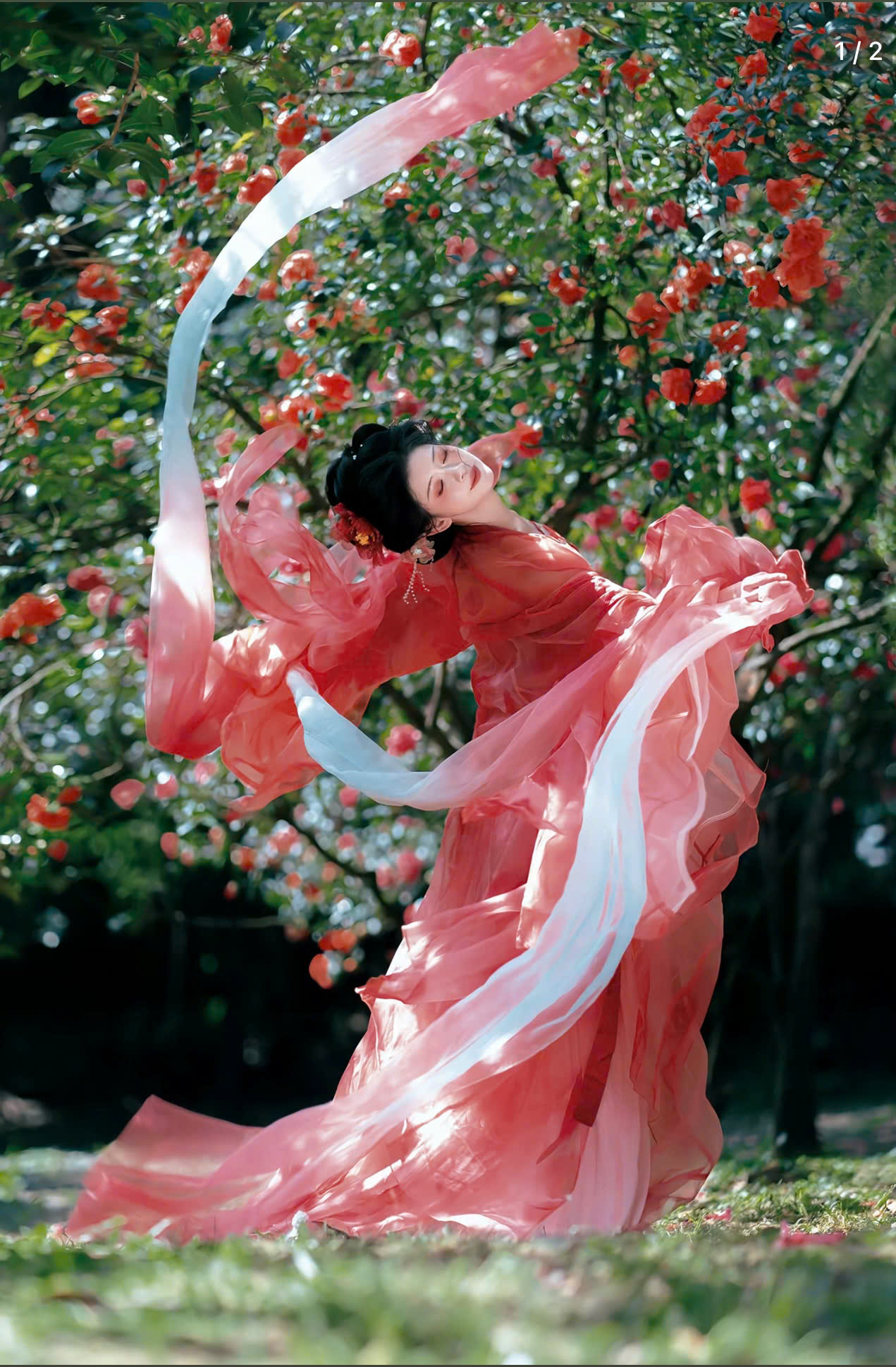 NỮ QUÂN KHÔNG BIẾT VIẾT CHỮ