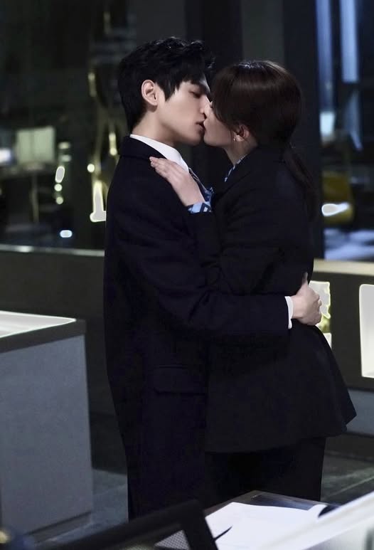 Nhờ Sếp Làm Bạn Trai