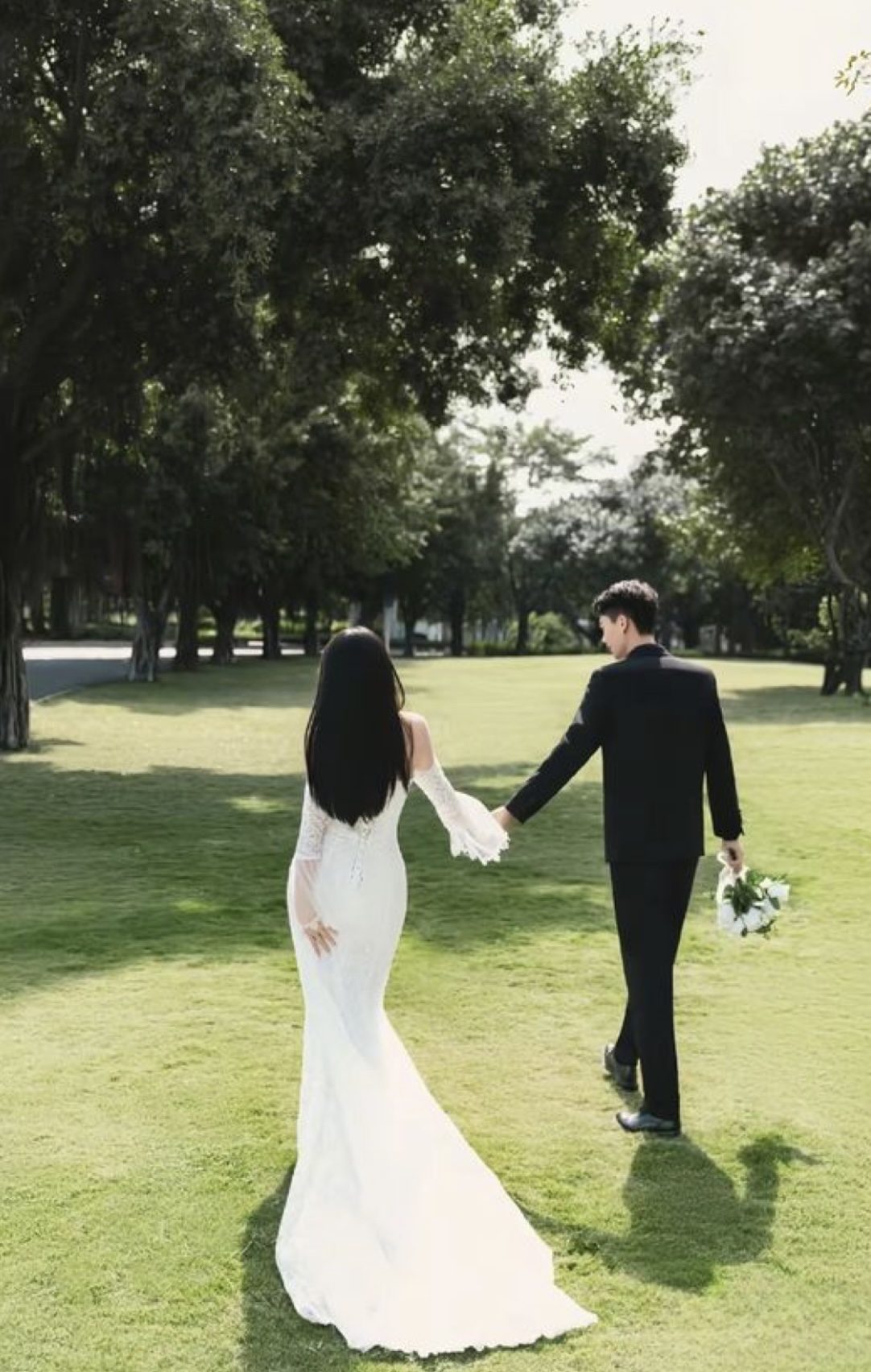 SAU KHI CHIA TAY, TÔI CẦM TIỀN VÀ RA NƯỚC NGOÀI