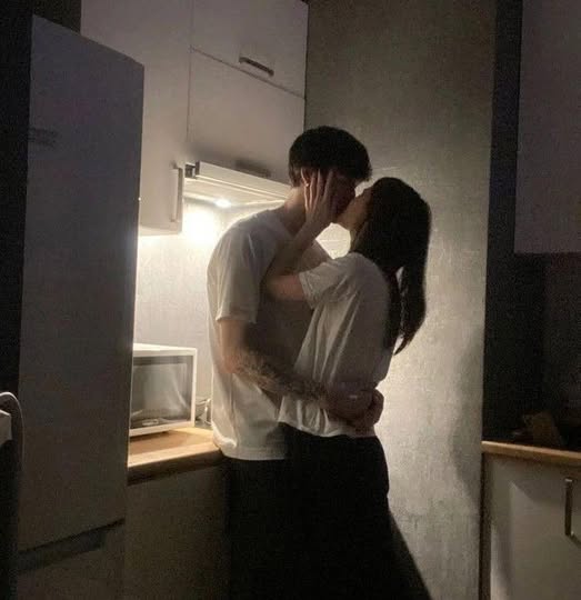 Từ Fan Độc Chiếm Thành Bạn Gái Tiềm Năng