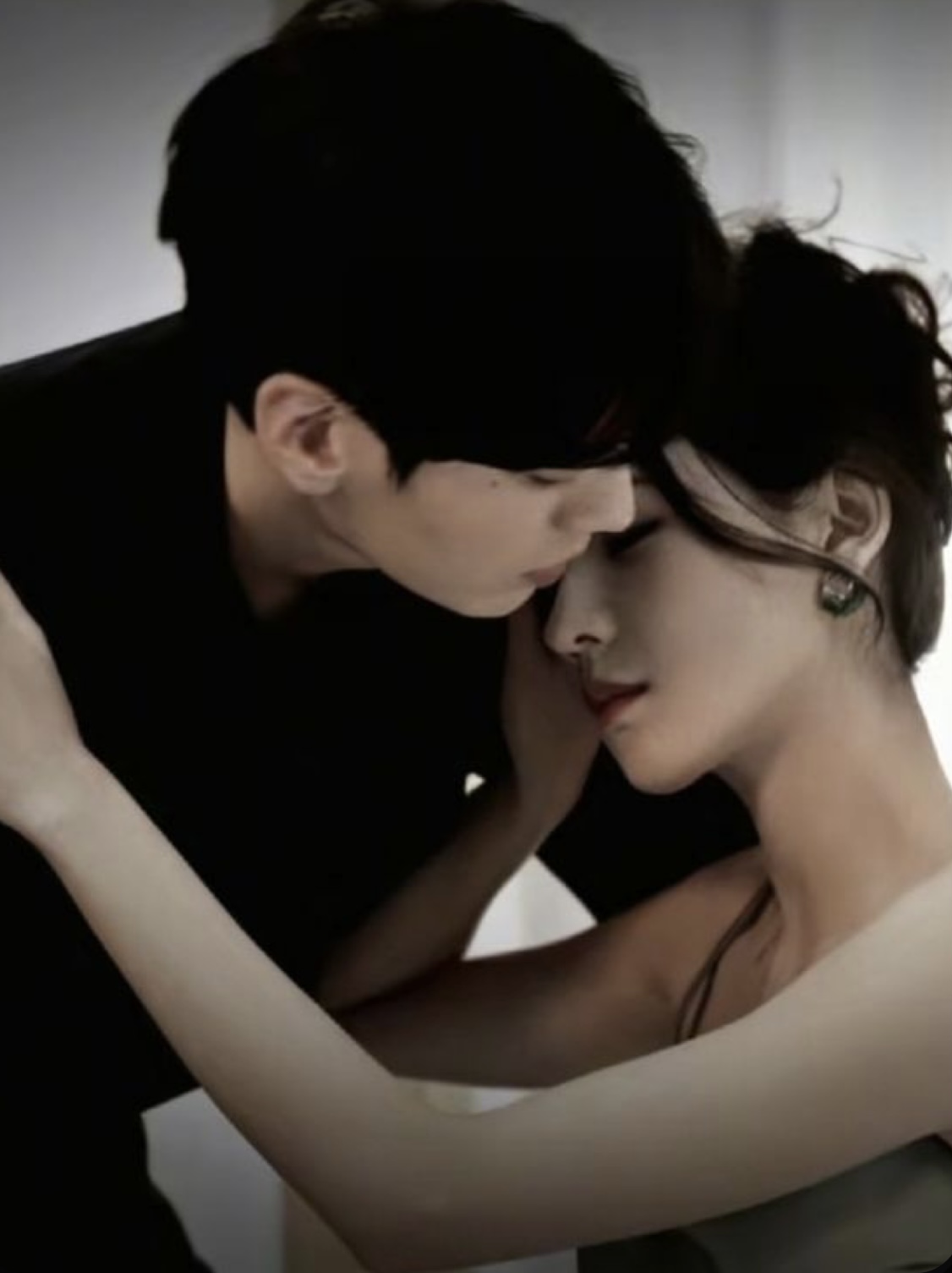 THÍCH BẠN CÙNG PHÒNG CỦA ANH TRAI