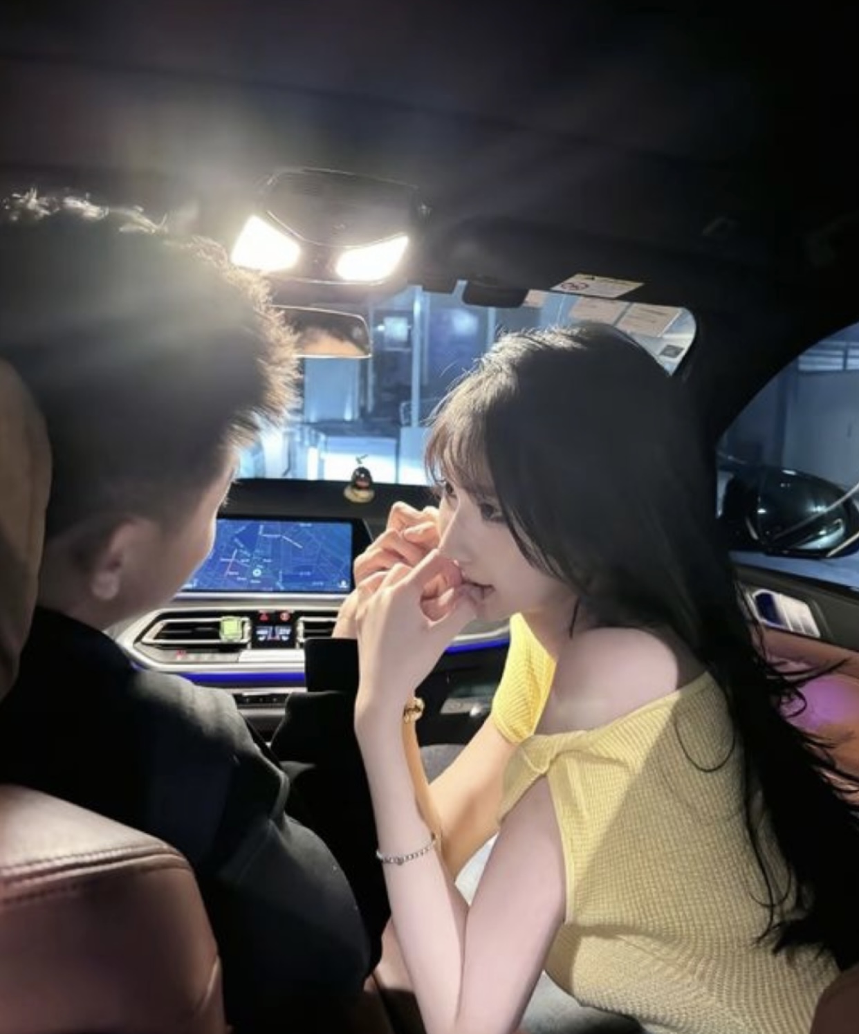 THÁI TỬ GIA TỎ TÌNH
