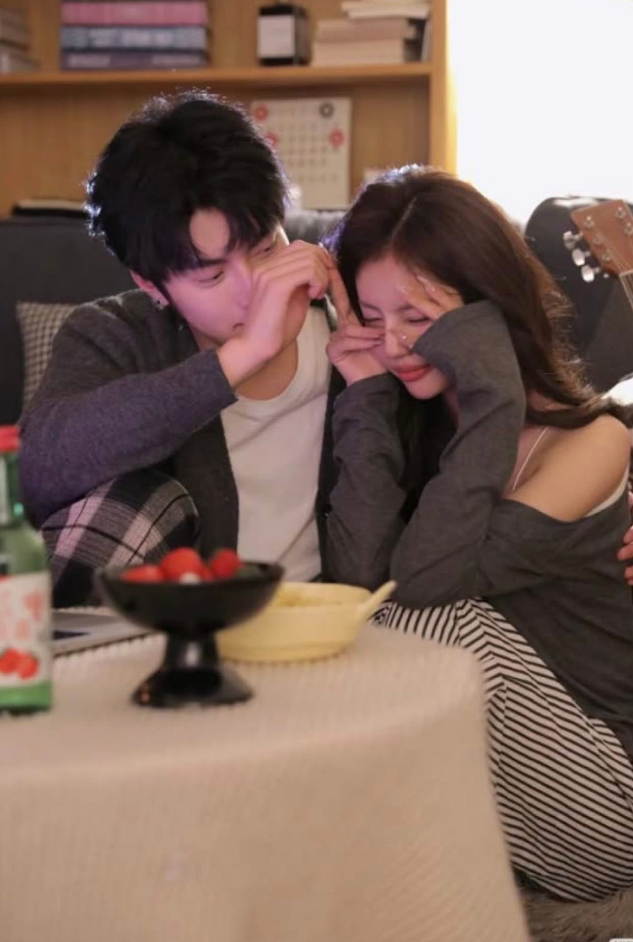 TÔI VÀ BẠN THÂN CÙNG KẾT HÔN