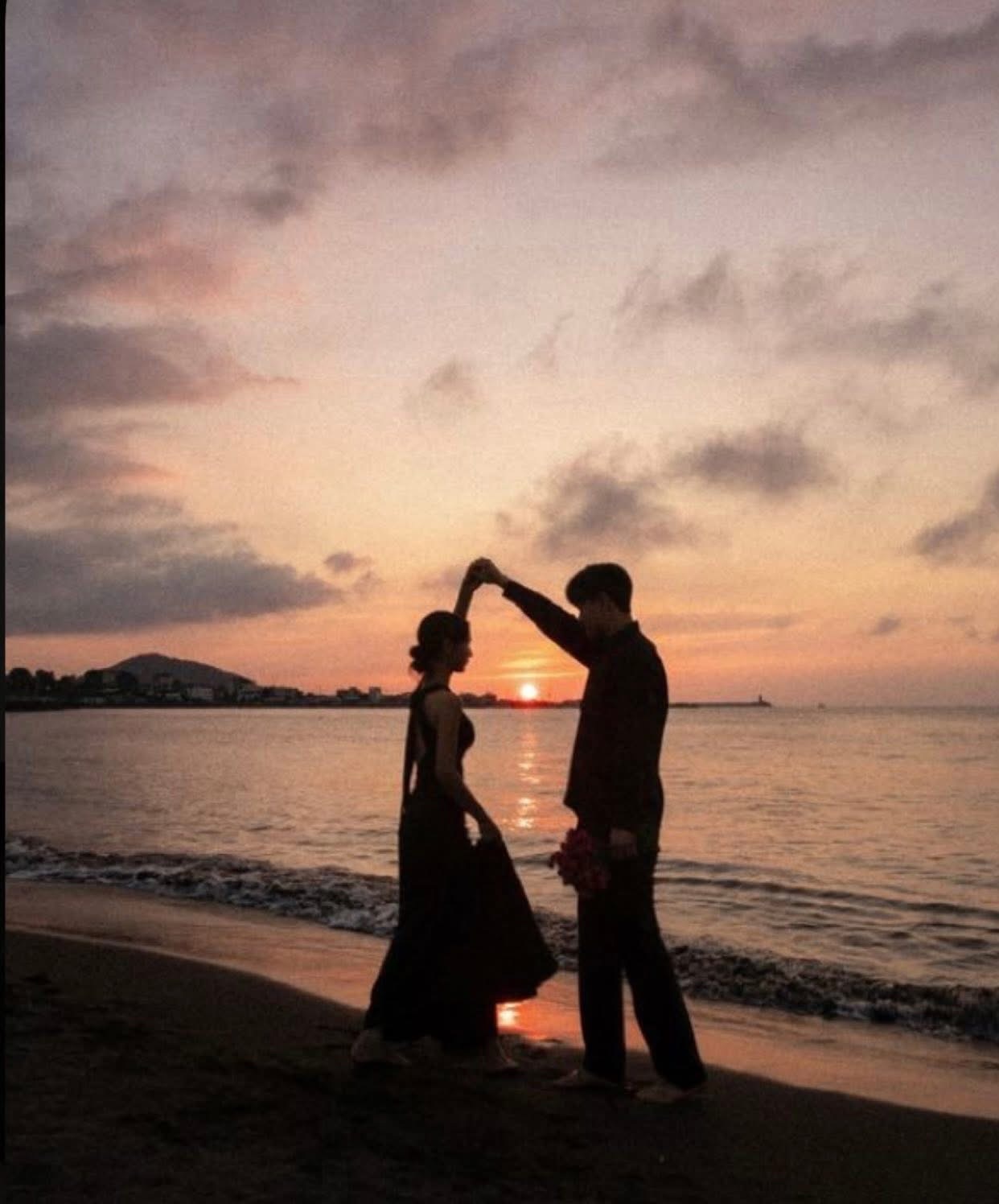 TÌNH YÊU NHƯ TÂM BÃO