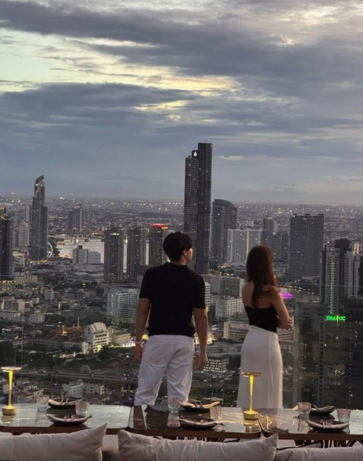 Bìa truyện TRỞ THÀNH CHIM HOÀNG YẾN CỦA BẠN TRAI CŨ