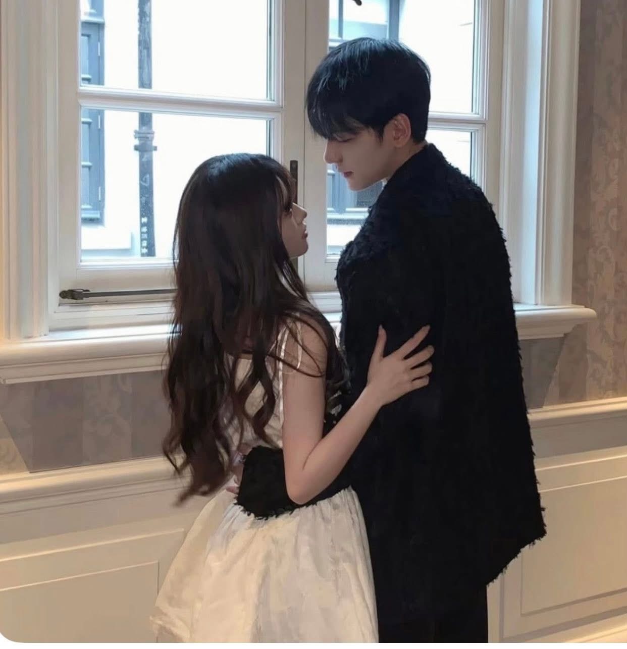 UỐNG RƯỢU TỎ TÌNH