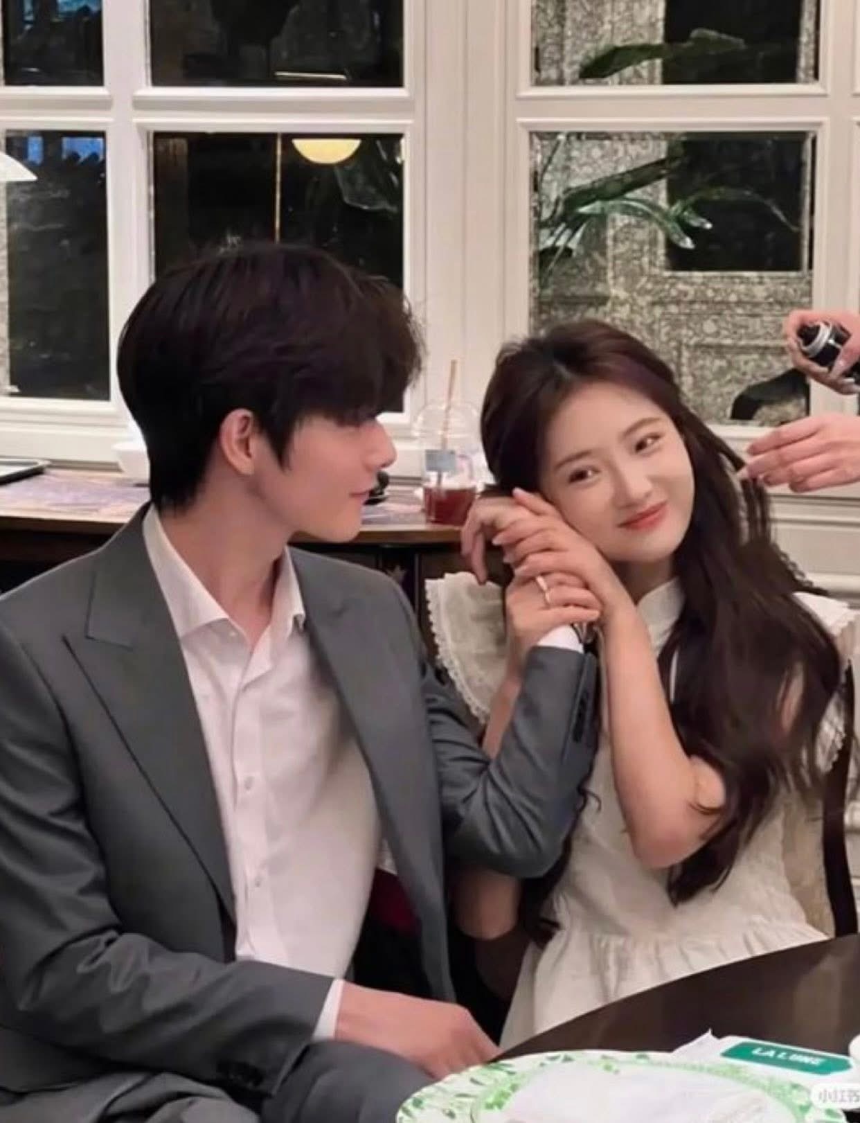 Bìa truyện YÊU ONLINE THẦY GIÁO