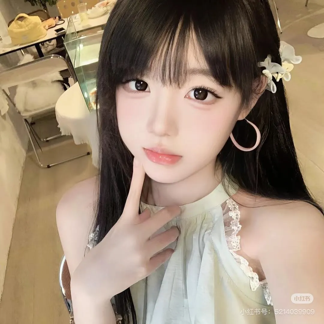 Bìa truyện Bạn Phòng Giả Thánh Nữ