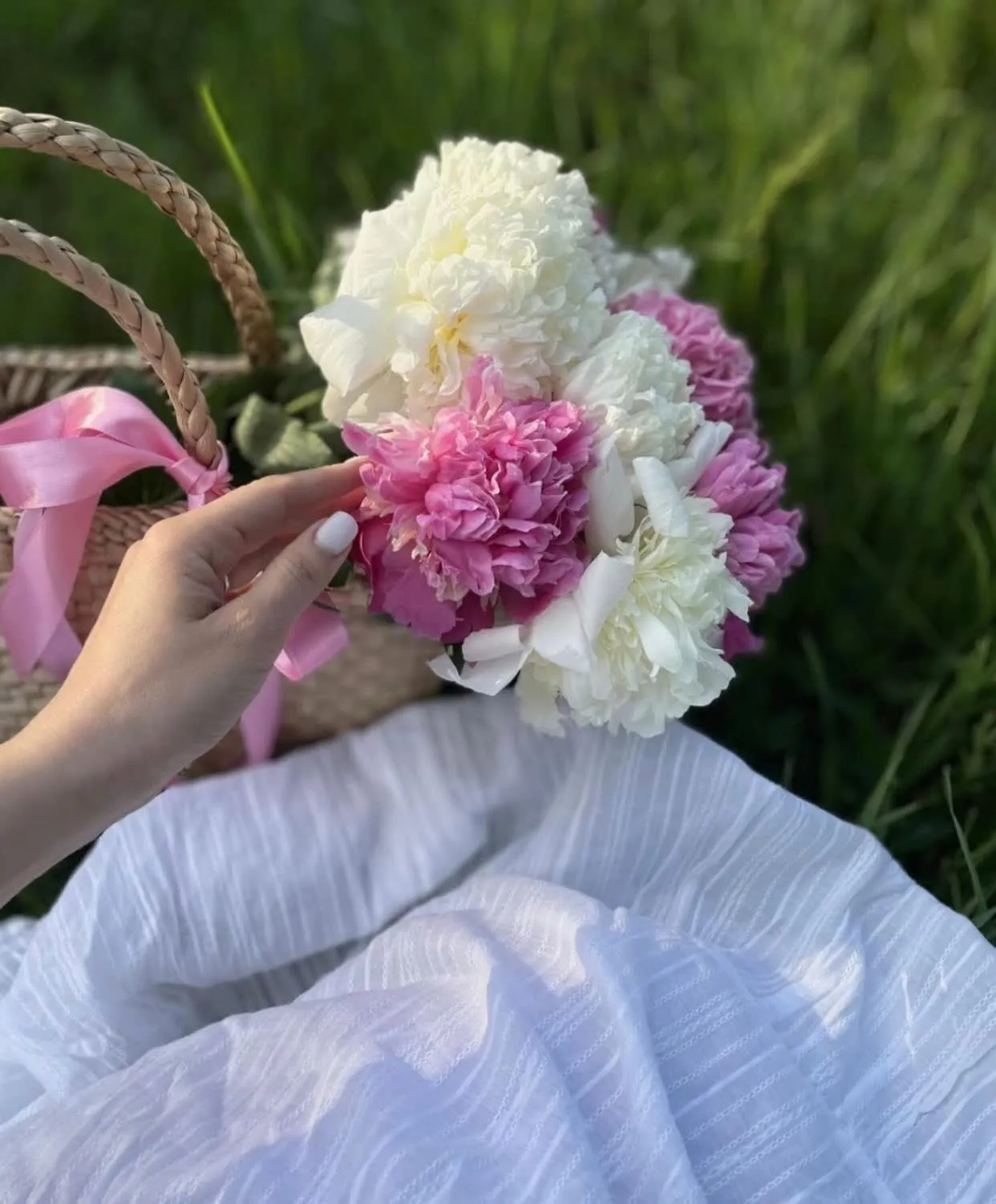 Bìa truyện CÔNG CỤ LIÊN HÔN