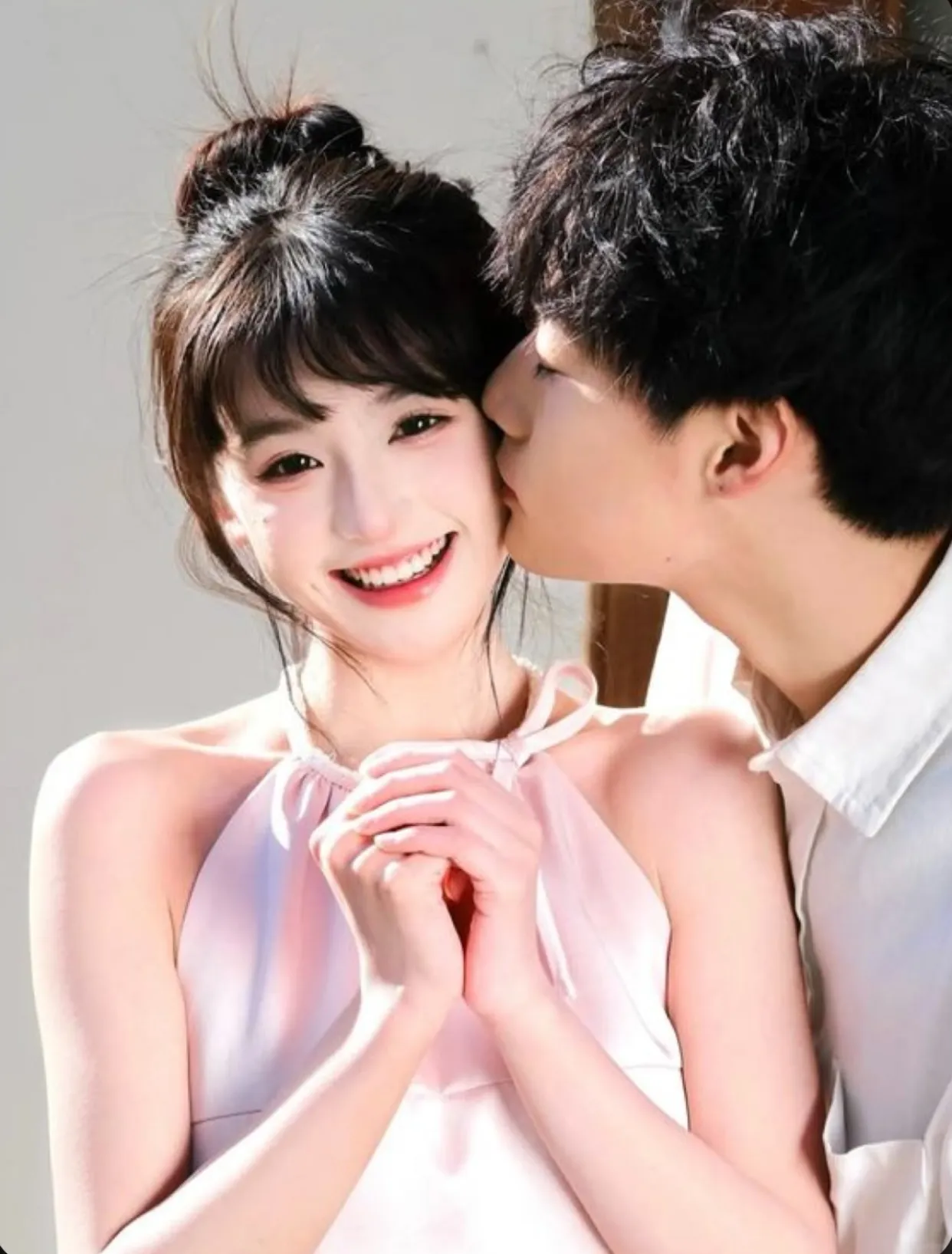 Bìa truyện LIÊN HÔN THÀNH CÔNG