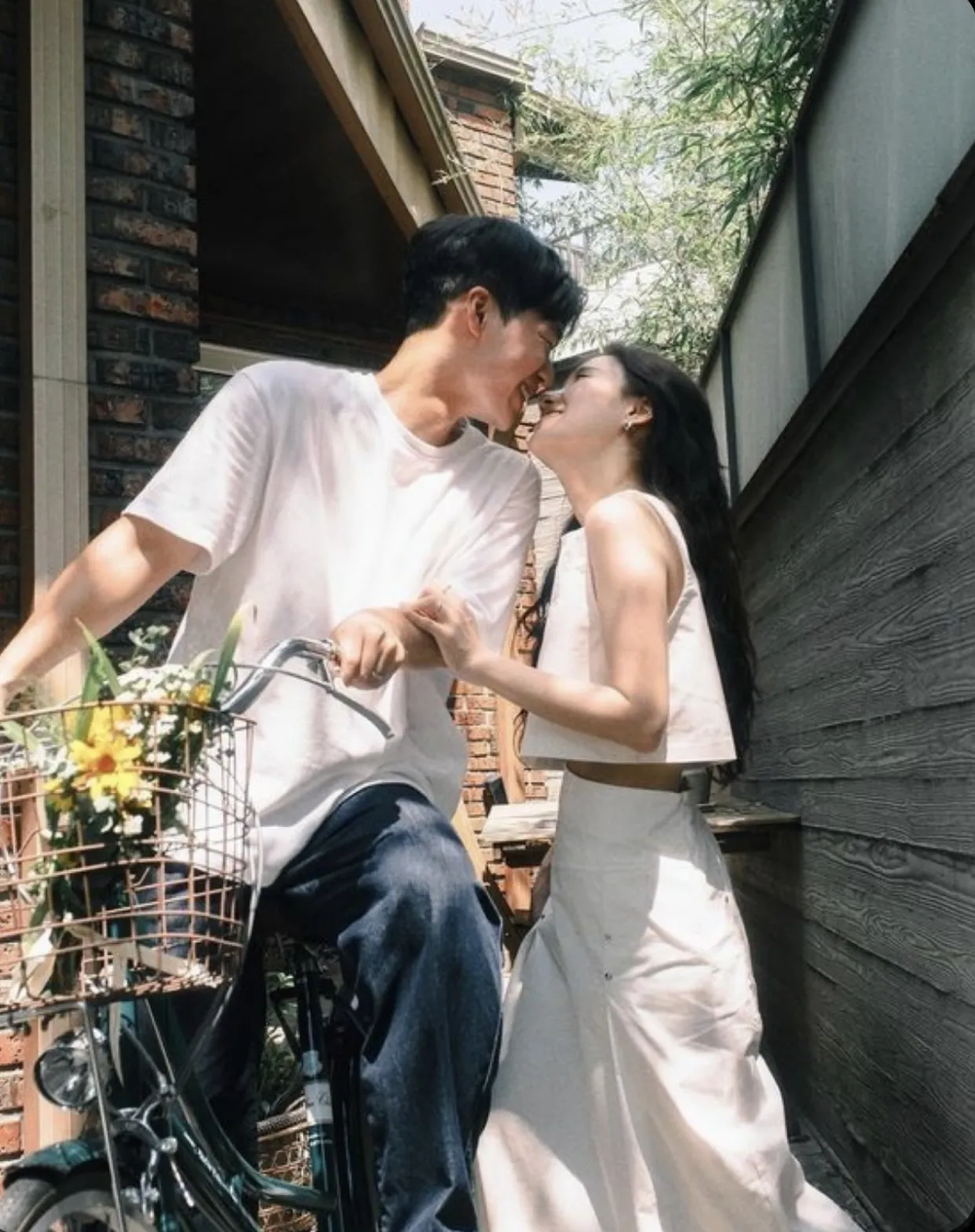 Bìa truyện LUÔN YÊU CHIỀU EM