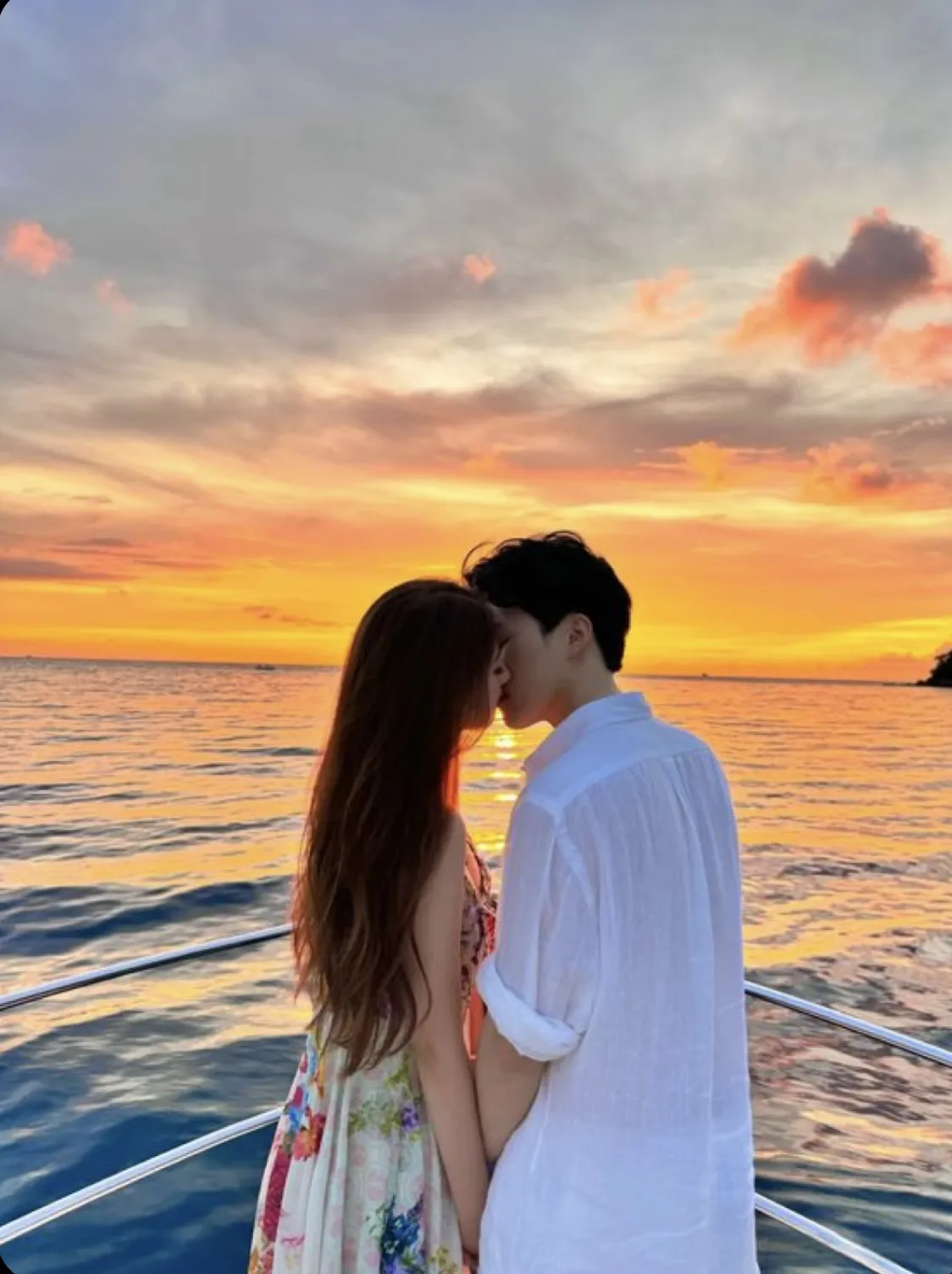 Bìa truyện SẴN SÀNG RỜI XA ANH