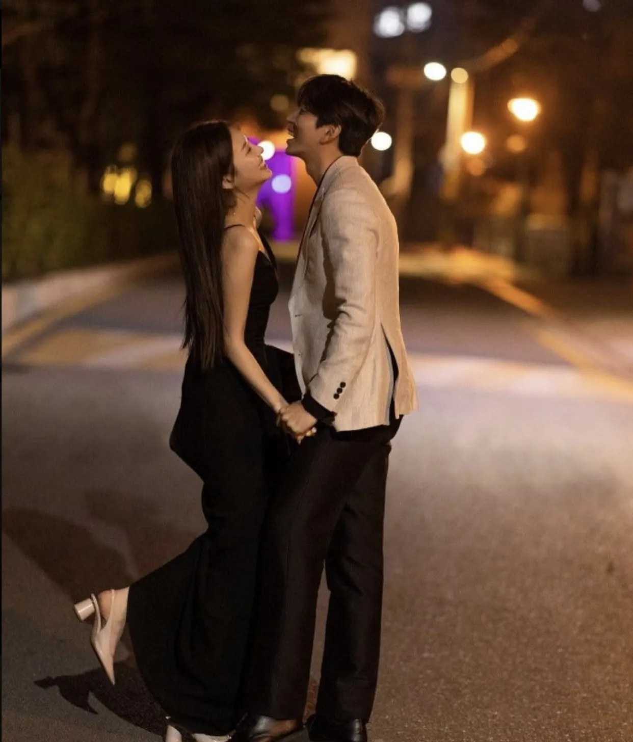Bìa truyện TÌNH YÊU CÒN MÃI